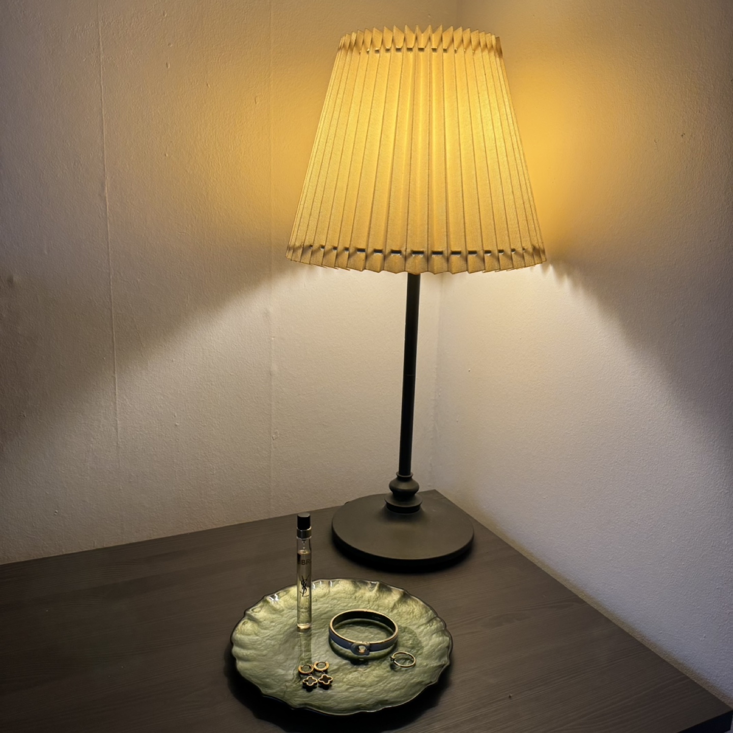Table lamp