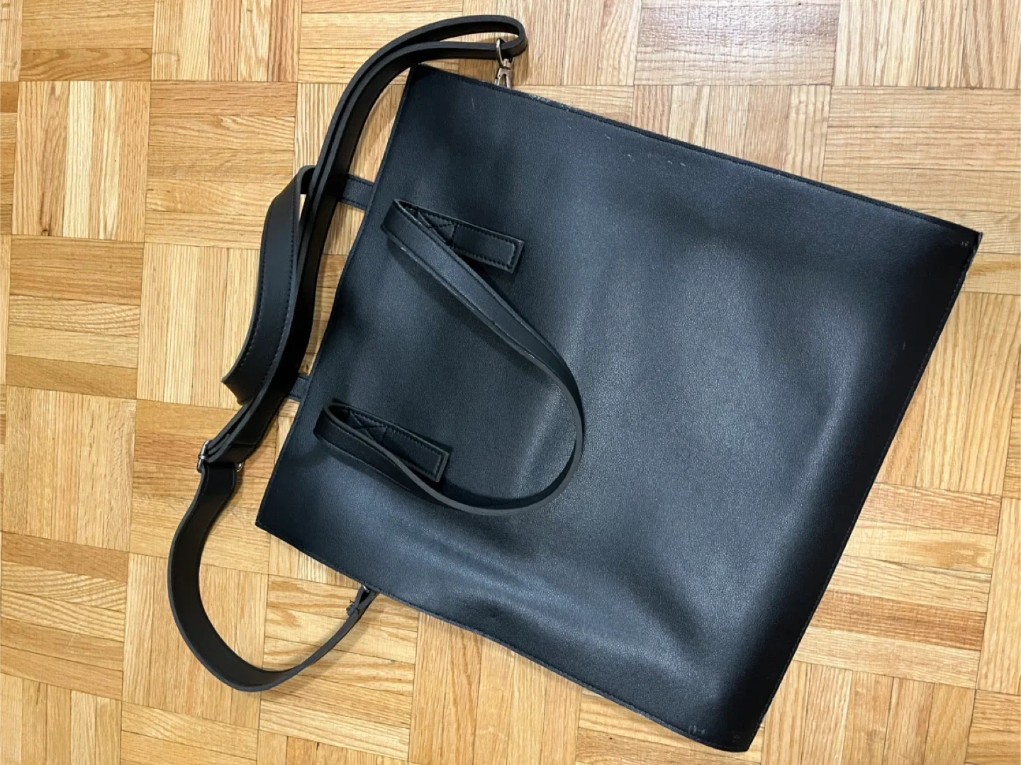 Mono Flux Black Tote Bag image indicator(3)