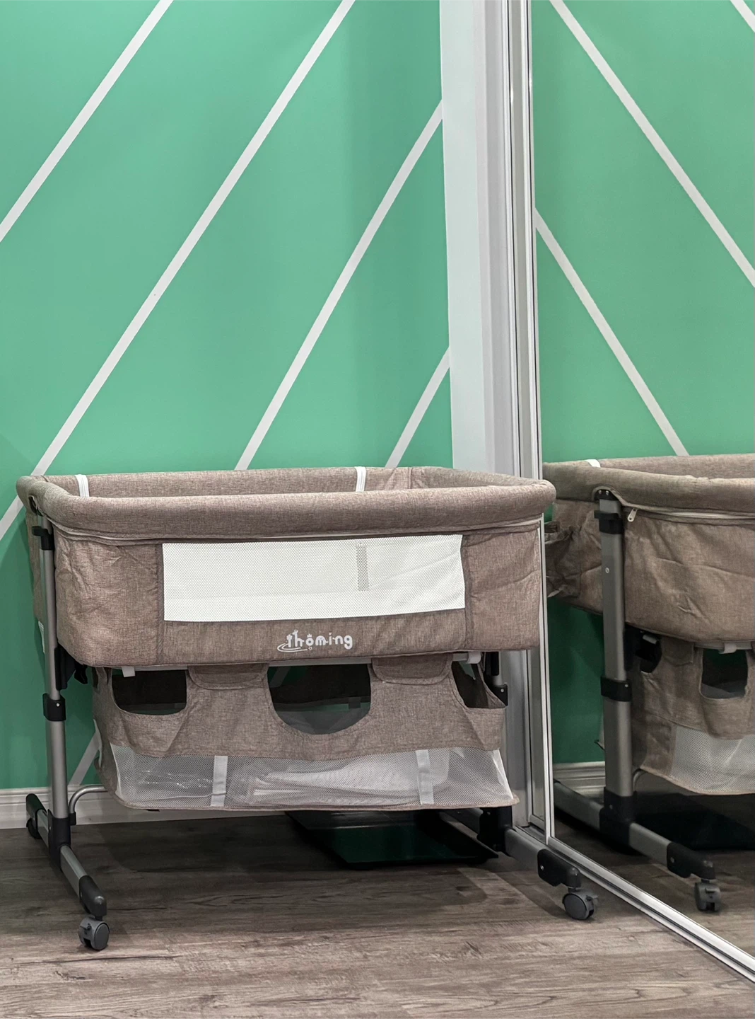 Baby Bedside Bassinet - nearly new - photo 2