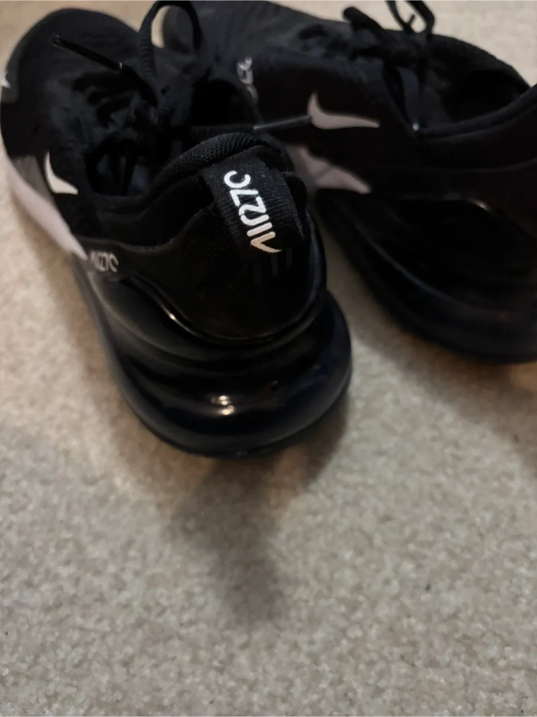 Nike Air Max 270 - Black, US 9 thumbnail