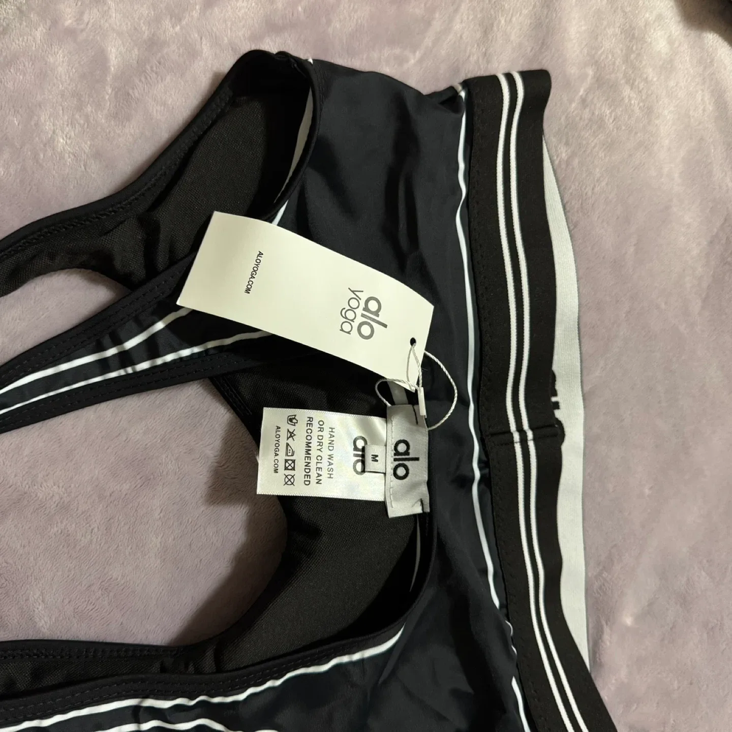 ALO Yoga Set image indicator(5)