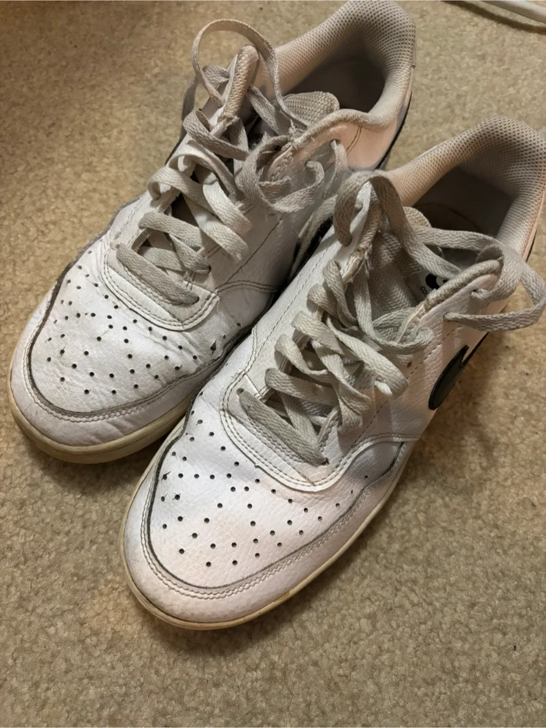 Nike Court Vision Low Sneakers - US 9 image indicator(2)