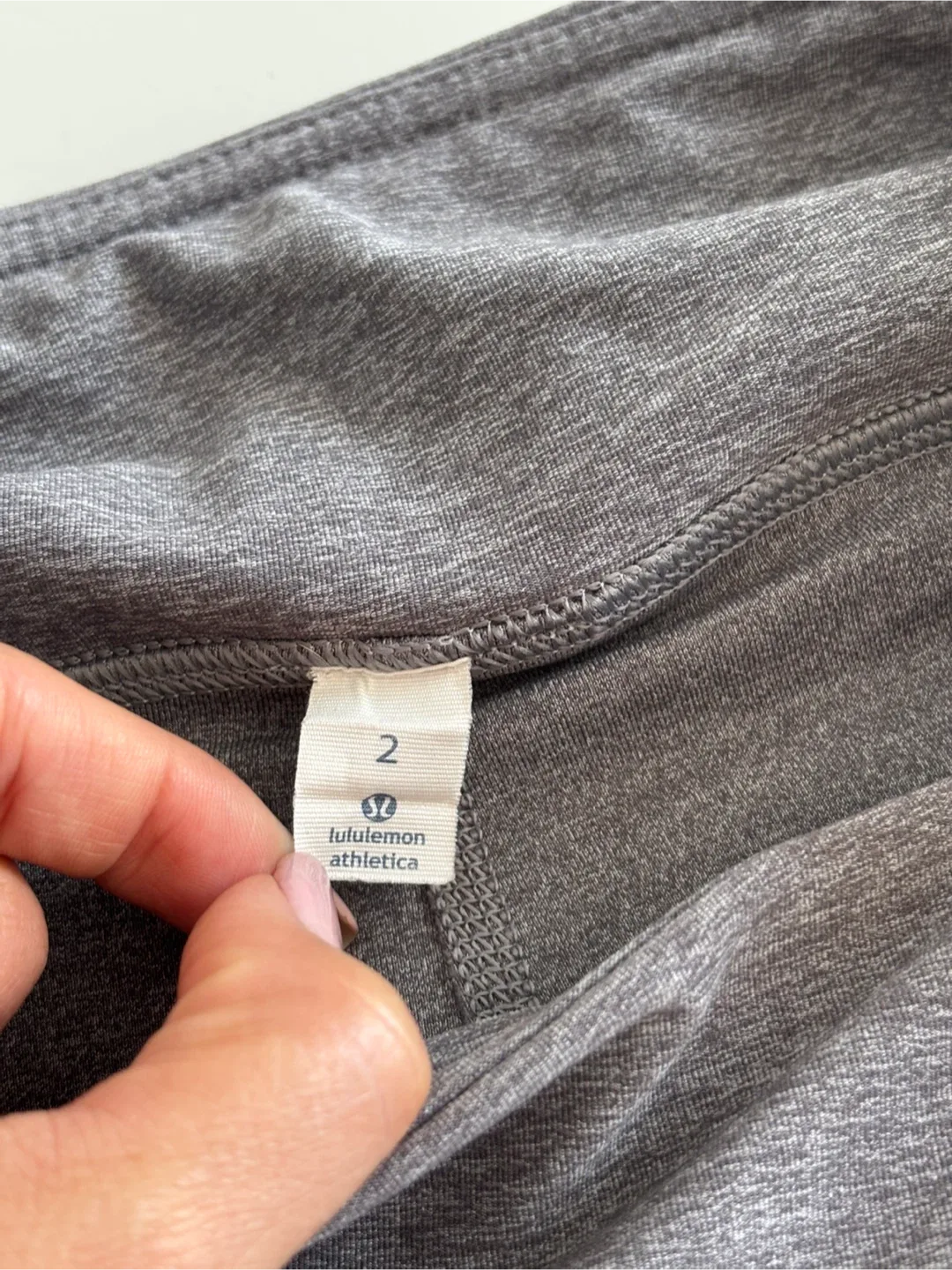 Lululemon | Grey and White Pleated Skort - Size 2 image indicator(5)