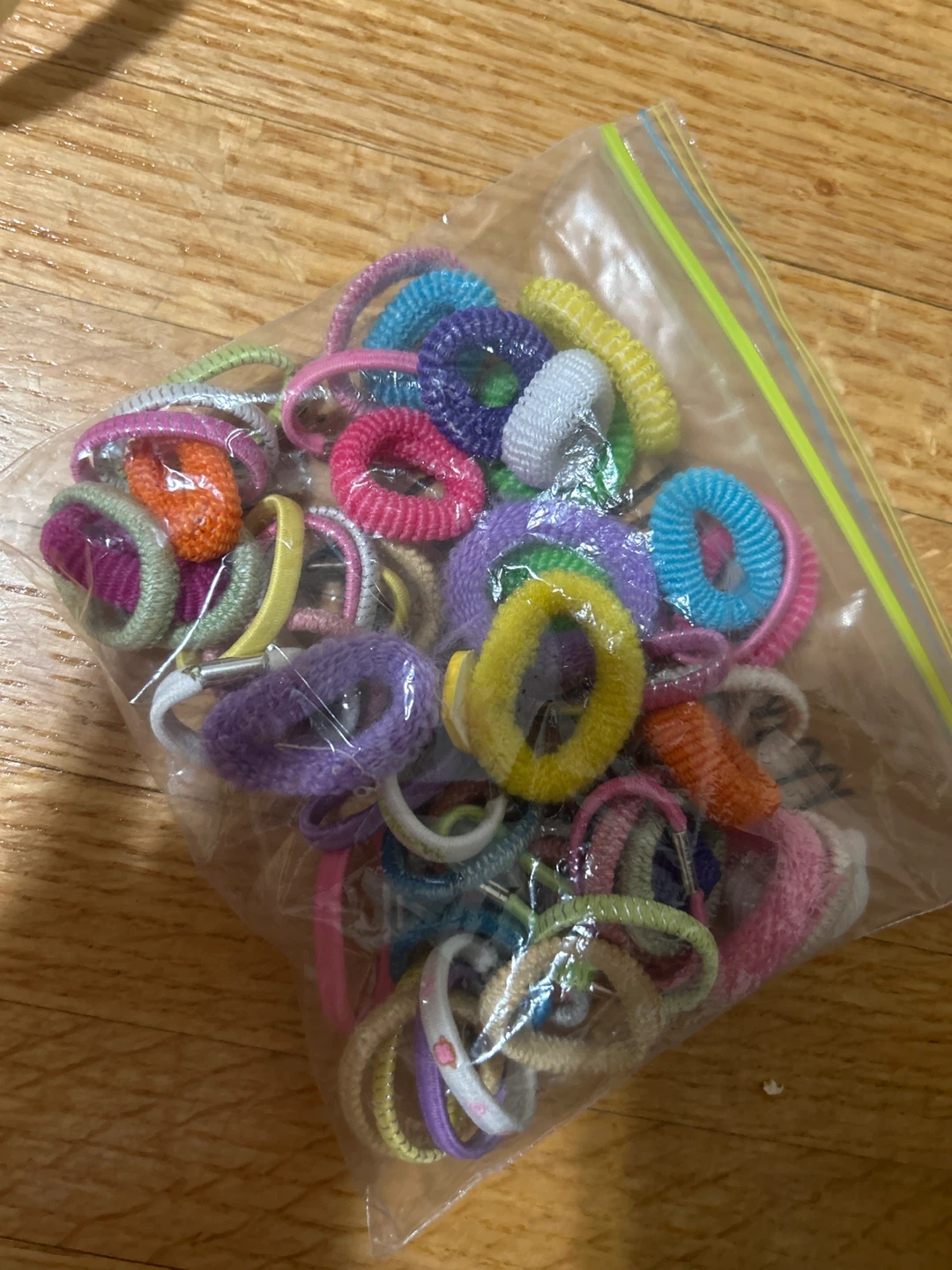 Assorted hair elastics - photo 2