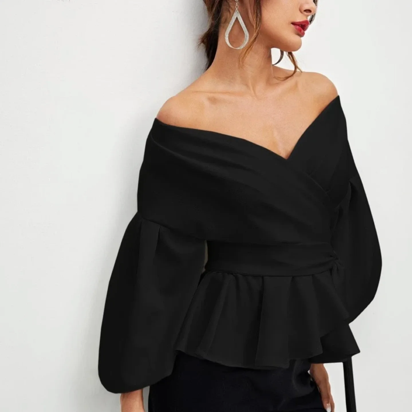 NEW Belted peplum blouse with balloon sleeves XS image indicator(4)