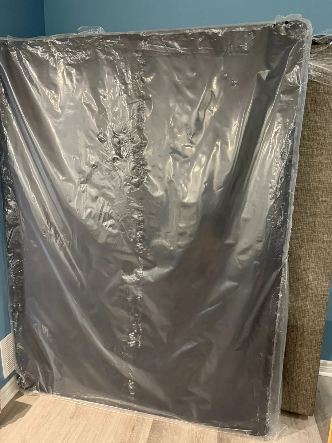 Boxspring queen frame- Need gone asap! thumbnail
