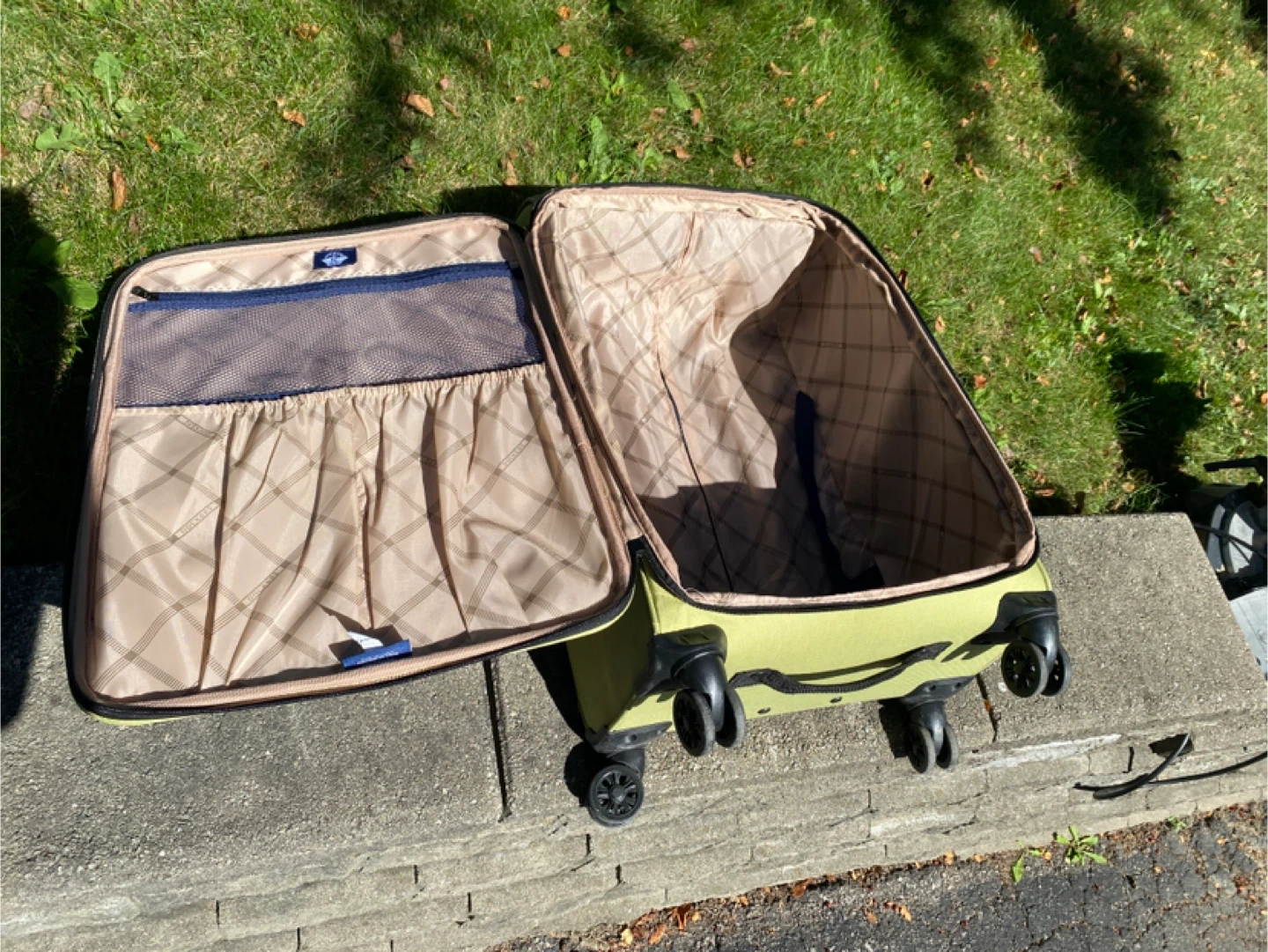 Medium Travel Suitcase - green - photo 4