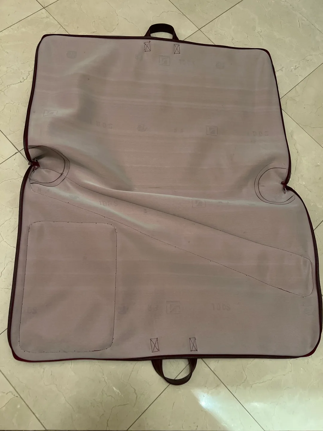 Art portfolio bag image indicator(2)