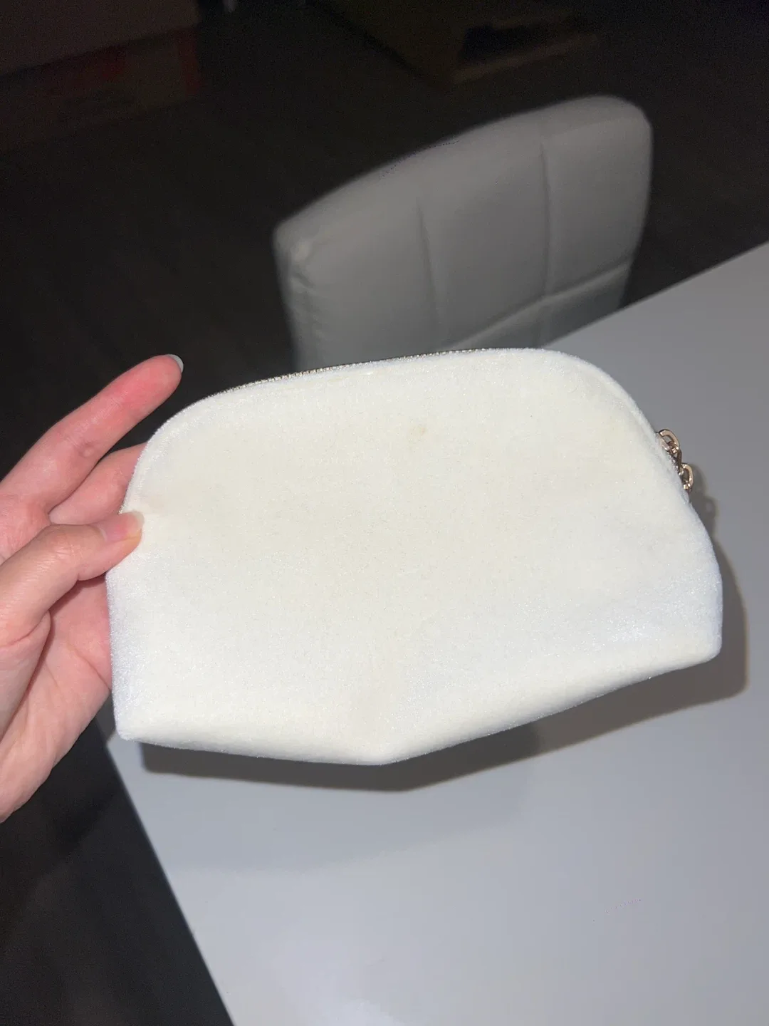 Dior White Cosmetic Pouch/bag image indicator(2)