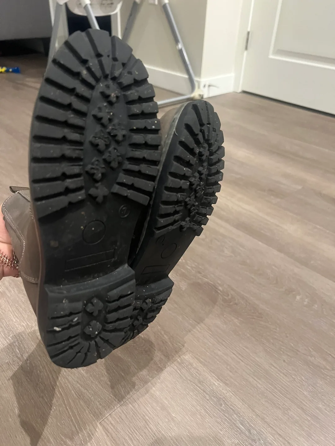 Columbia Grey Shoes image indicator(4)