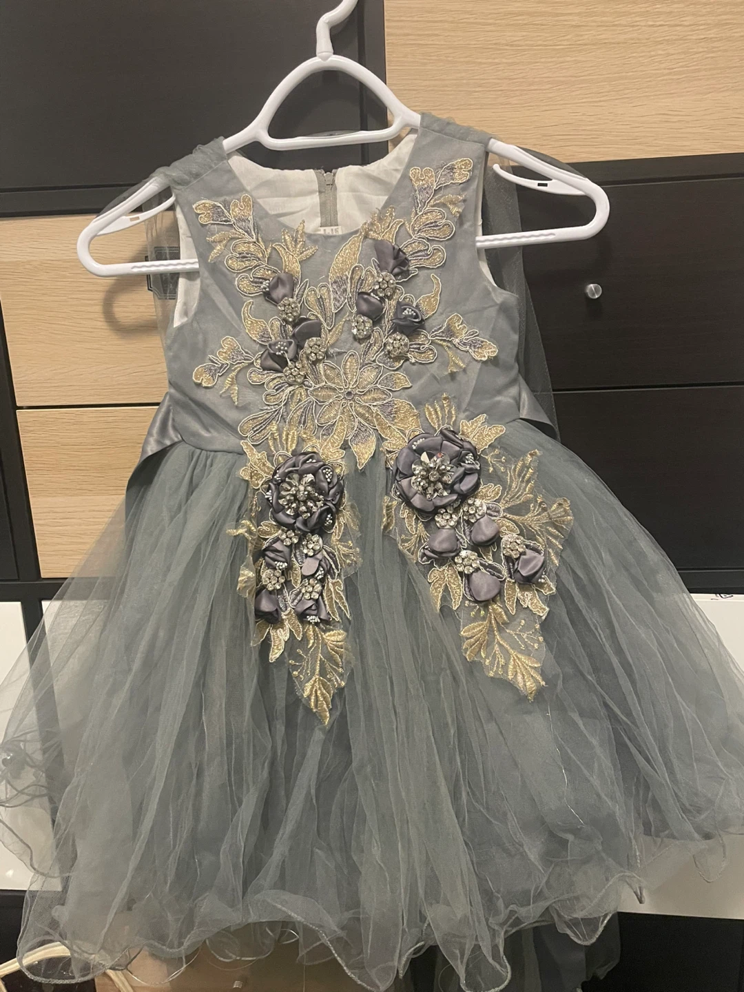 Grey & Gold Flower Girl Dress - Size 6 - photo 2