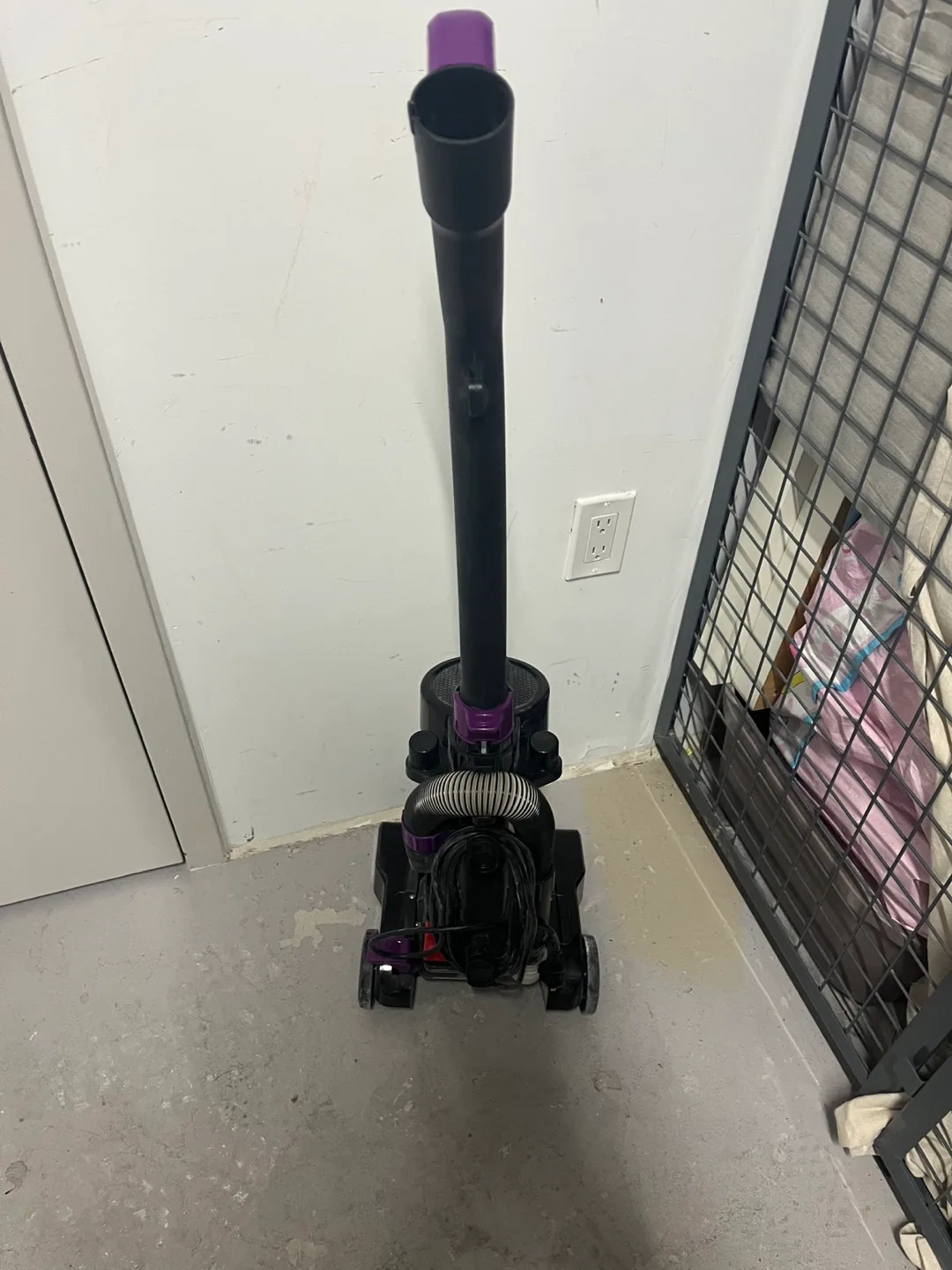 Bissell PowerForce Compact Vacuum - Model 21123 image indicator(5)