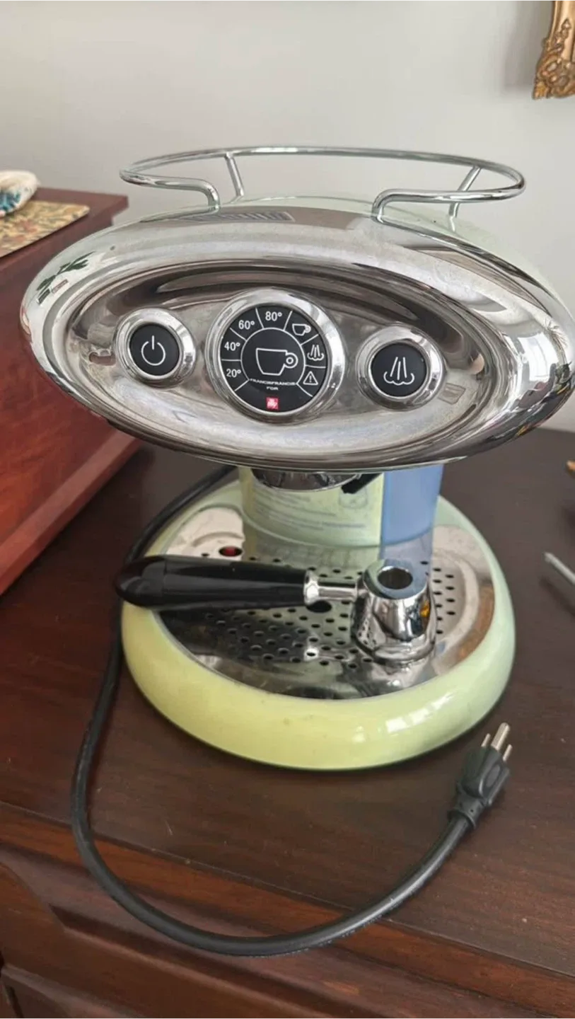 Illy pod Espresso Machine thumbnail