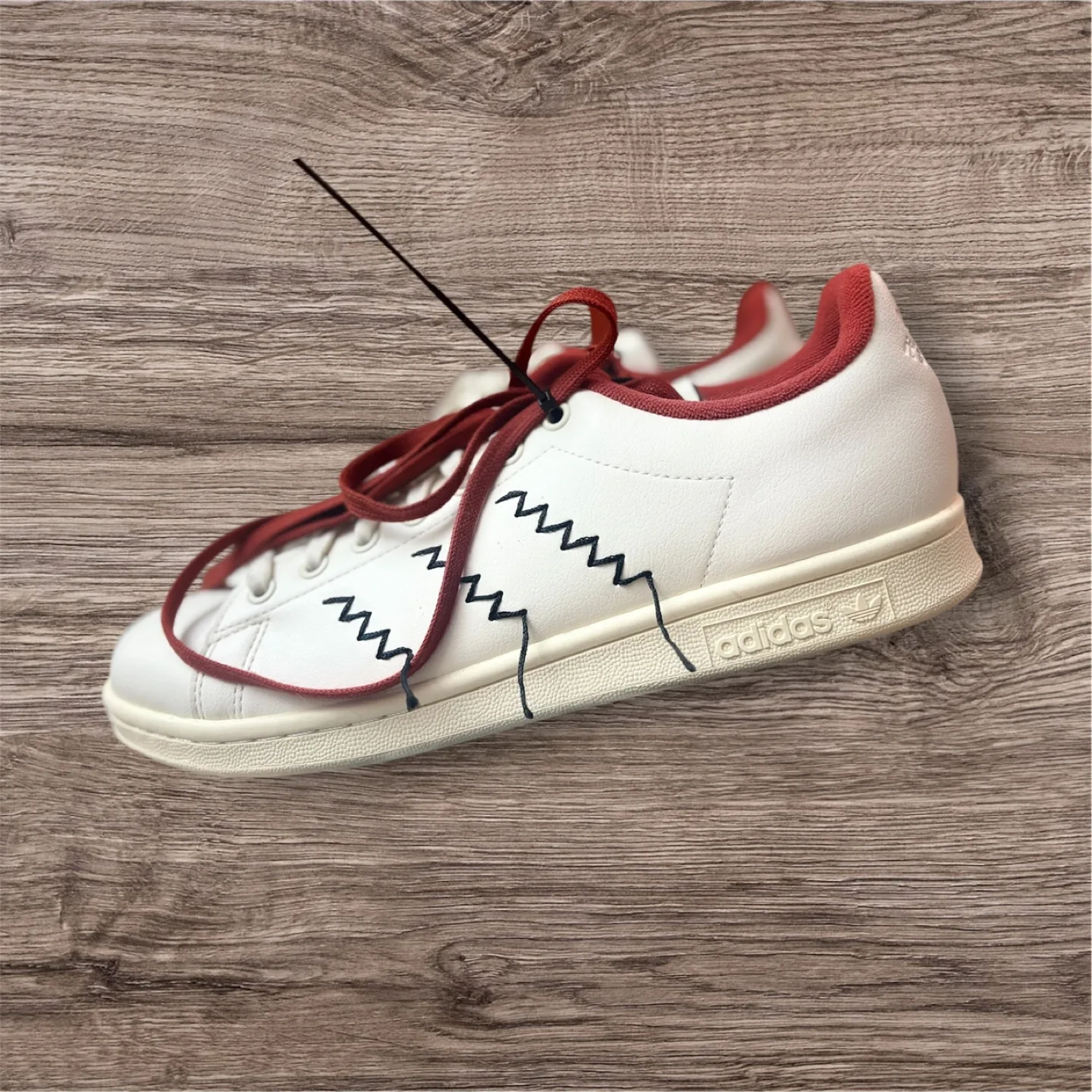 Adidas Stan Smith White & Red Sneakers thumbnail