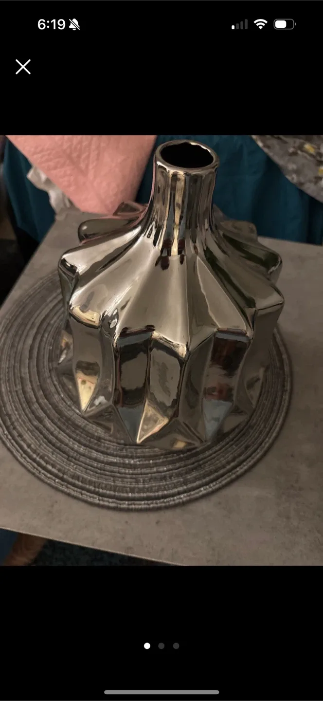 Silver Decorative Vase & End Table thumbnail