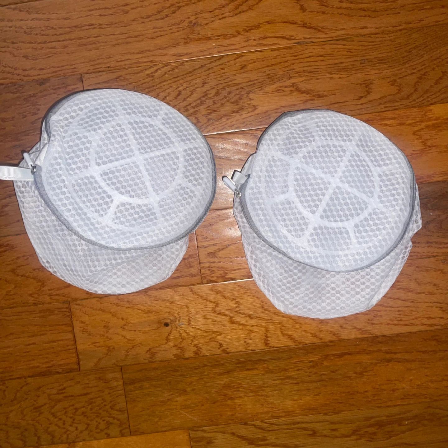 2 Honeycomb Mesh Circular Zipper Laundry Bags