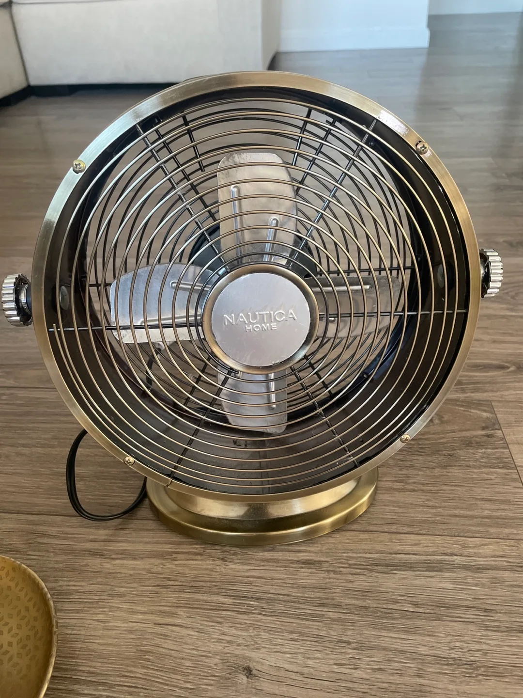 Small Home Fan & Gold Decor Set image indicator(4)