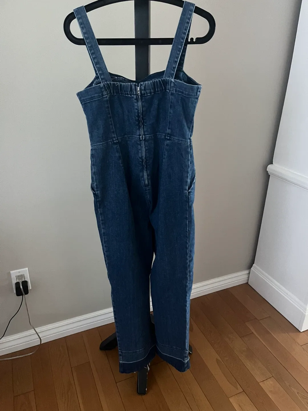 Dynamite Fitted Denim Jumpsuit - Size M(8) image indicator(2)