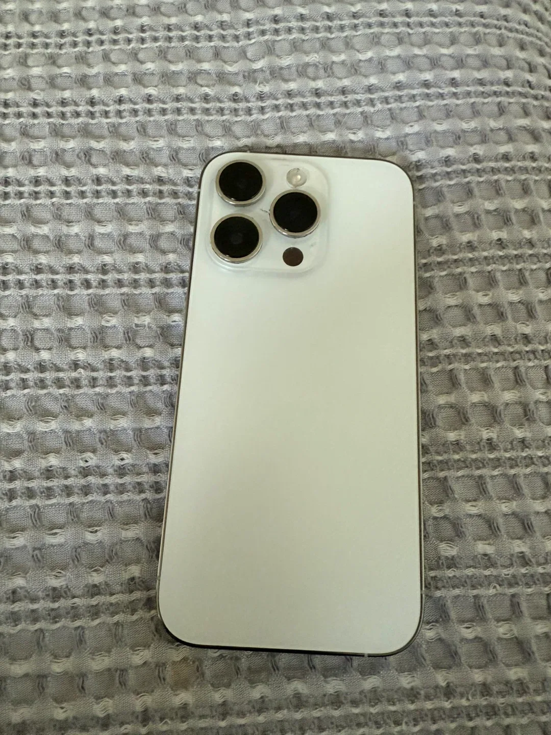 Apple iPhone 14 Pro Silver image indicator(9)