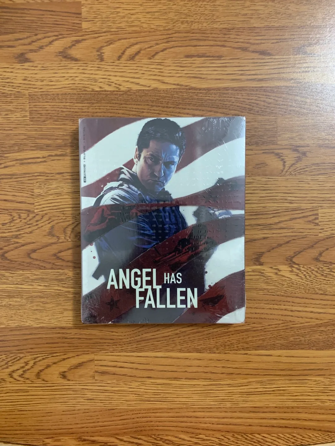Angel Has Fallen (Walmart Exclusive) 4K UHD Blu-ray Combo Pack thumbnail