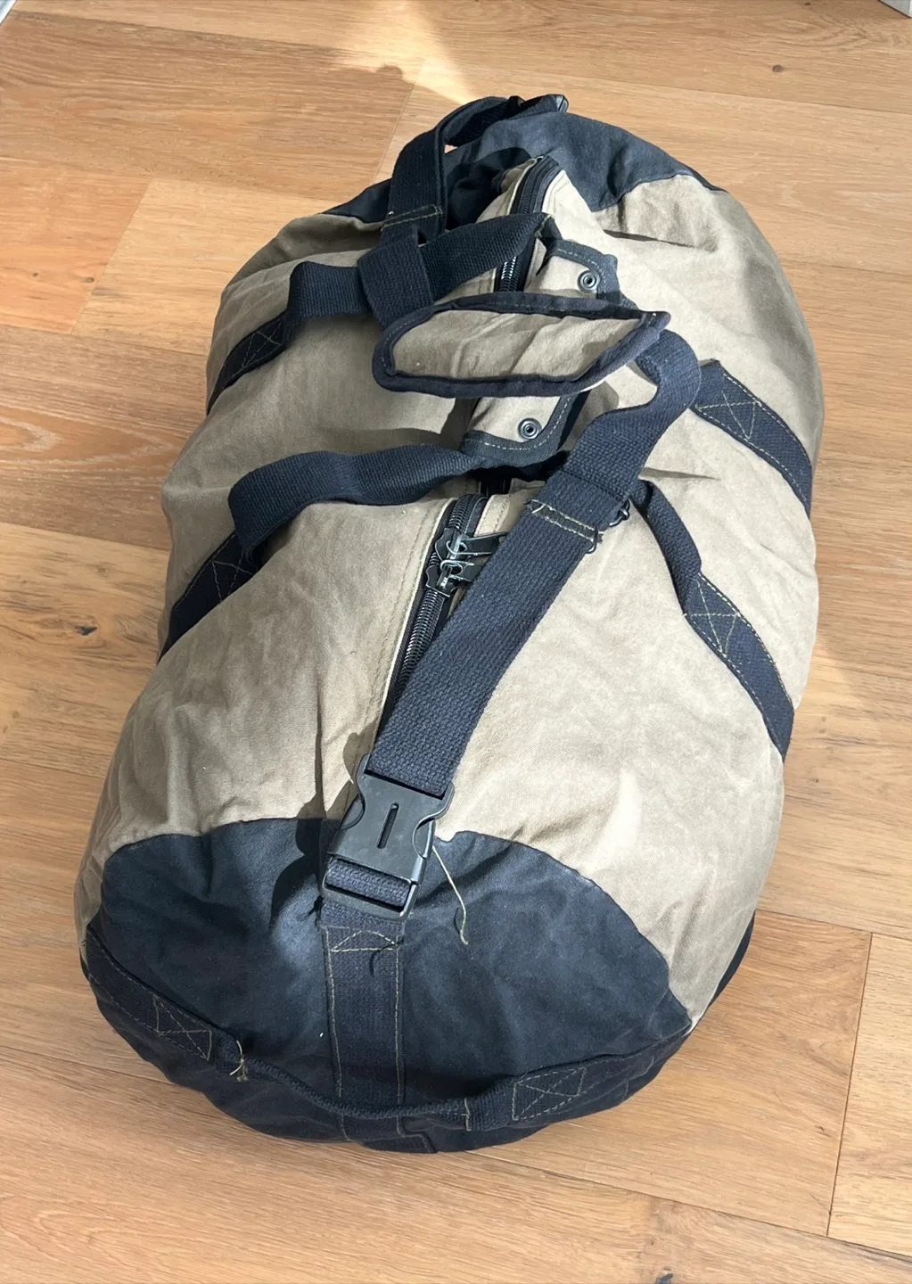 Canvas Duffel Bag - Beige & Black image indicator(5)