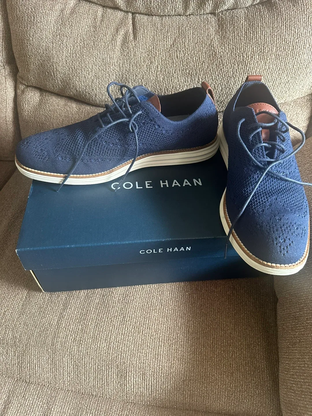 Cole Haan Men's Original Grand Wingtip Oxford Size 10 Worn Once thumbnail