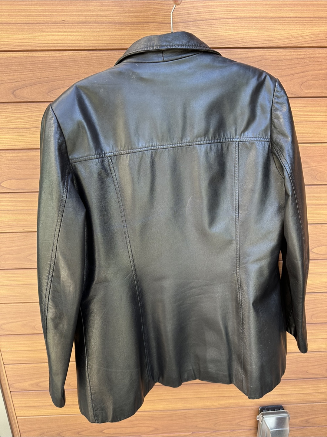 Danier Leather Jacket - Size M/M - photo 2