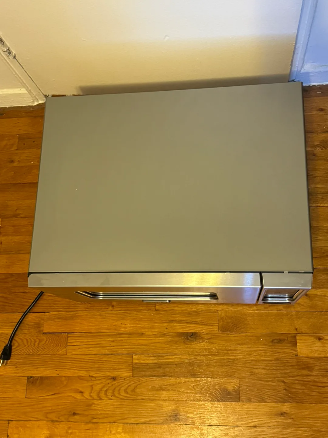 Viking Professional Stainless Steel Microwave Oven image indicator(2)