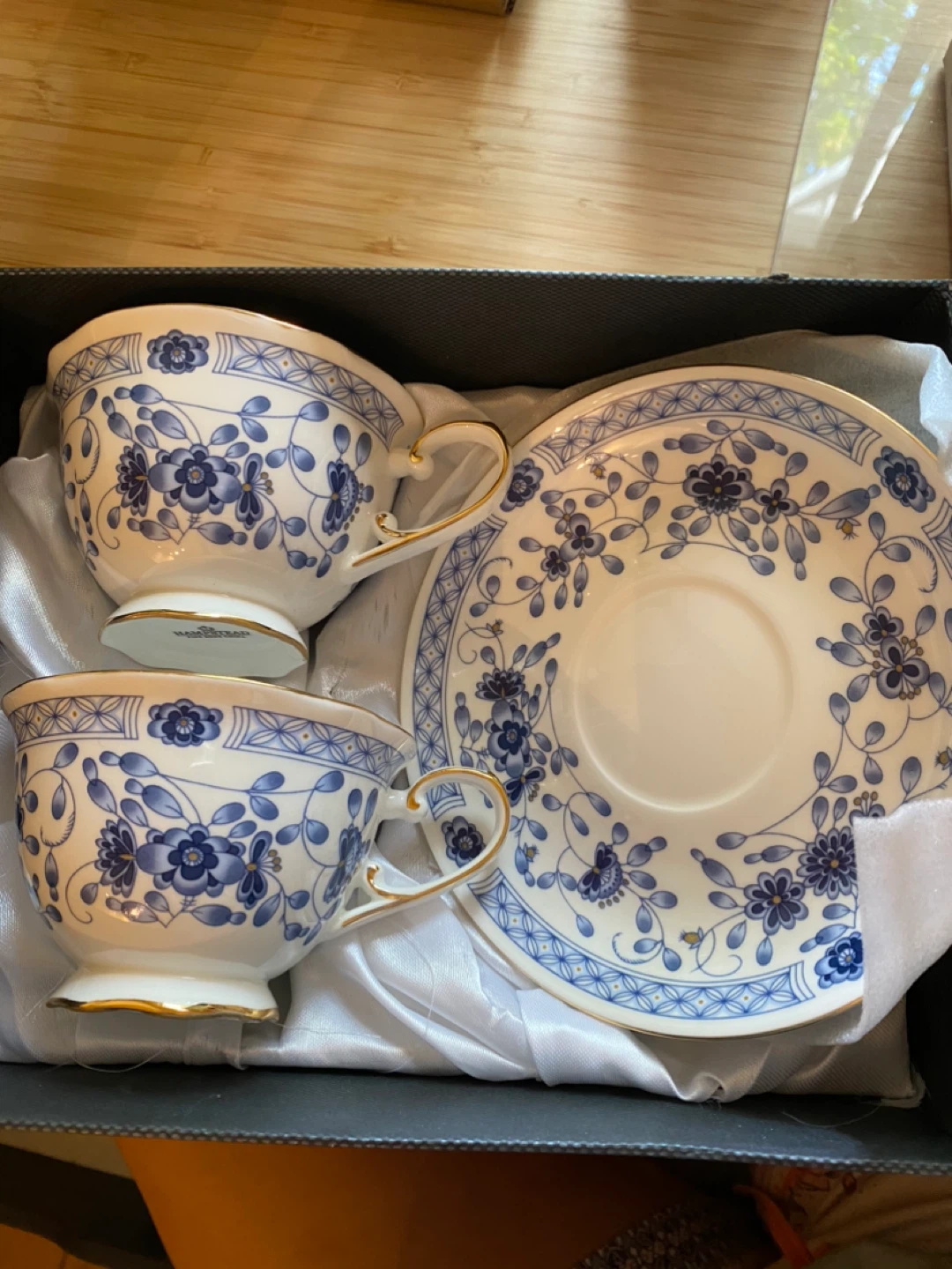 Hampstead Fine Bone China Tea Cup Set (New)