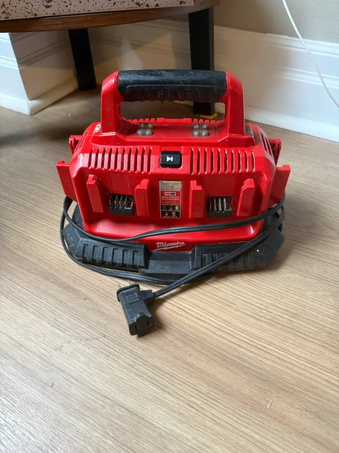 Milwaukee 6 pack charger thumbnail