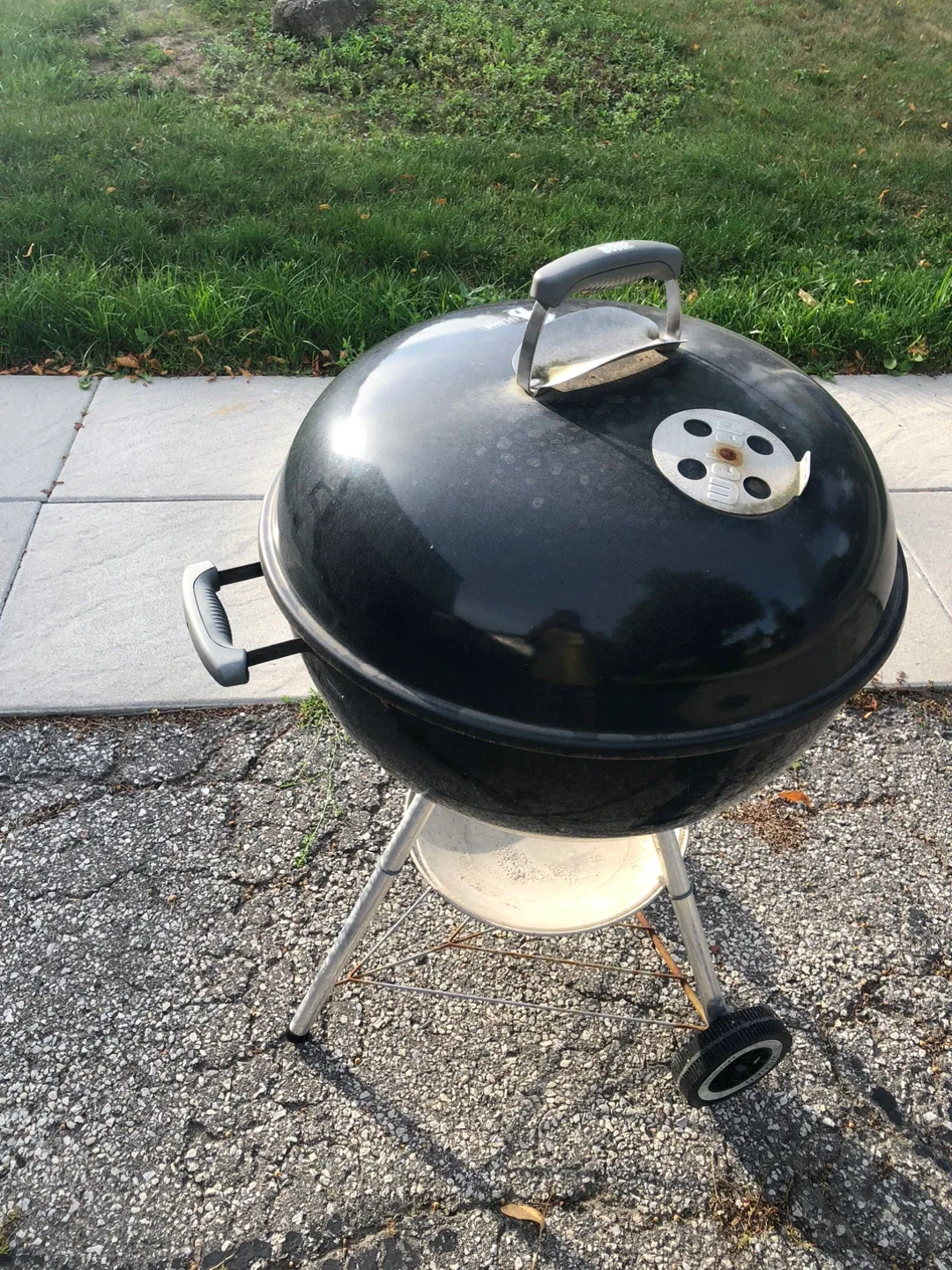 Weber Kettle BBQ Grill thumbnail