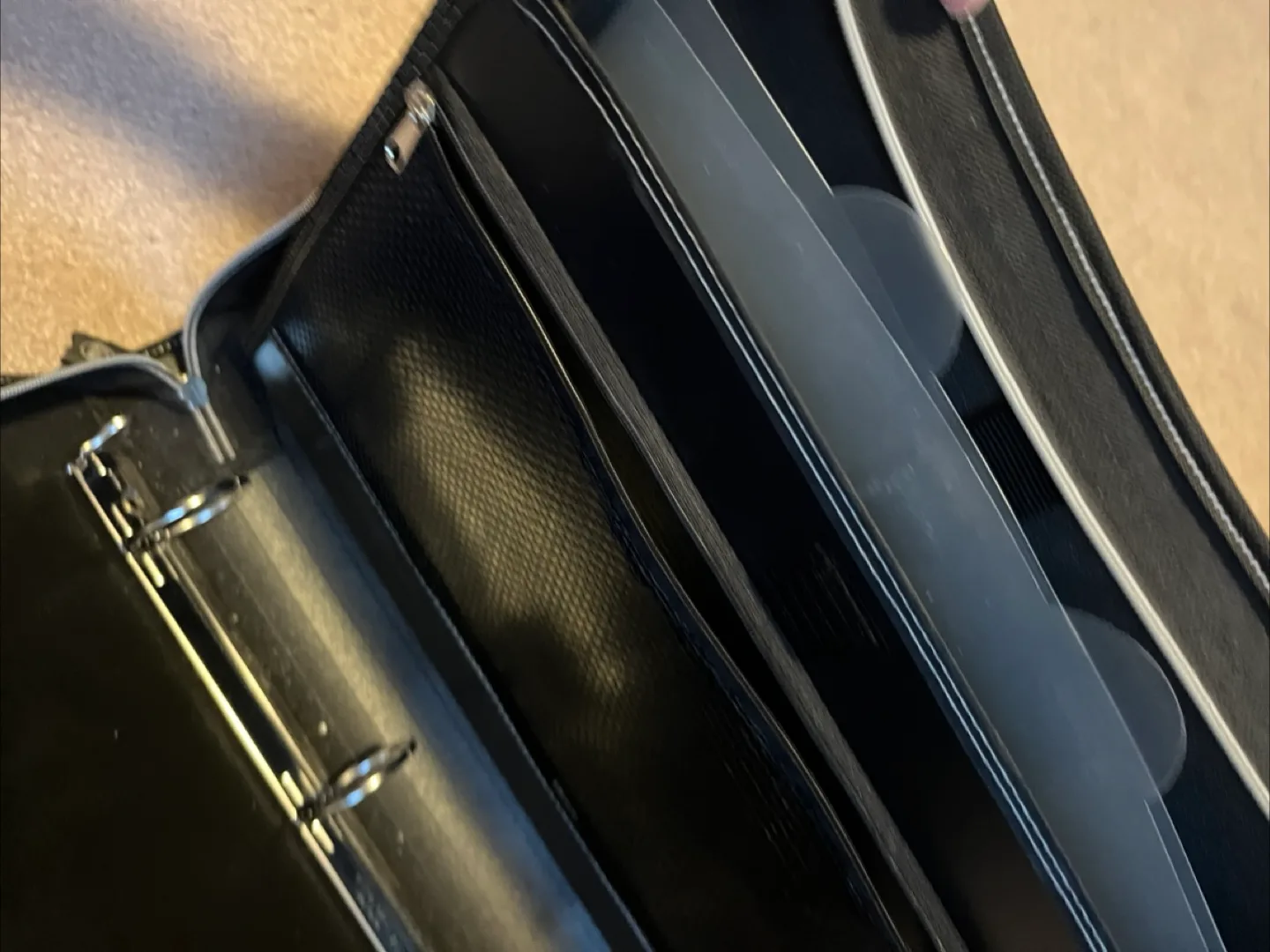 Body Glove Black Zippered Binder image indicator(6)