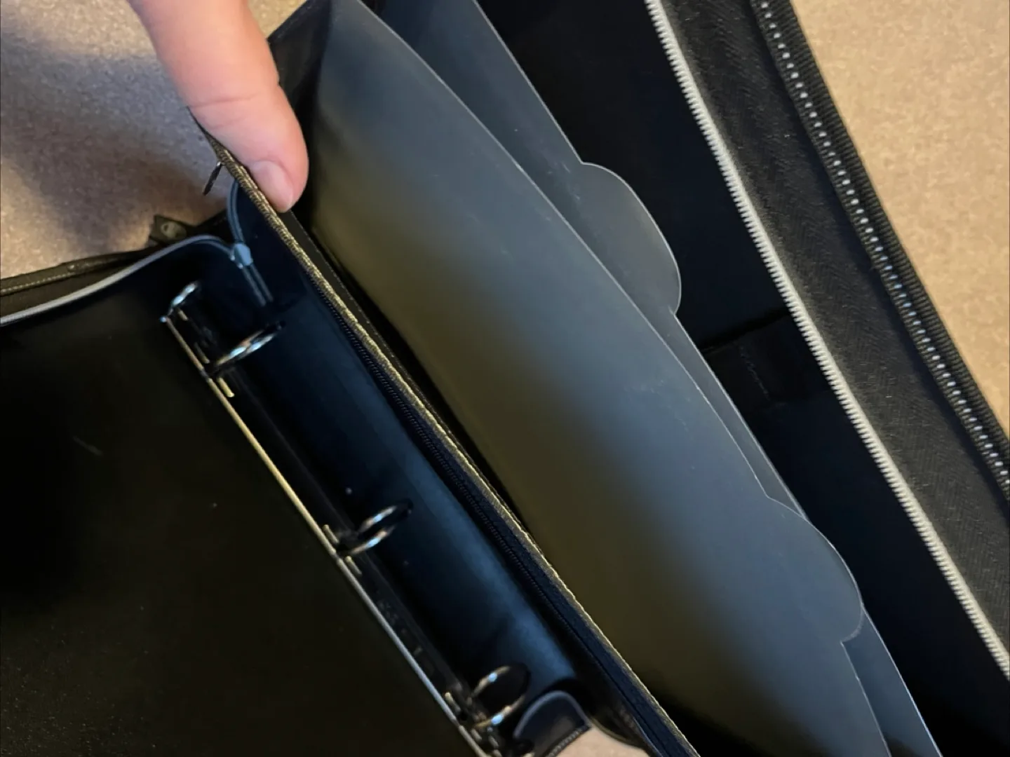 Body Glove Black Zippered Binder image indicator(5)