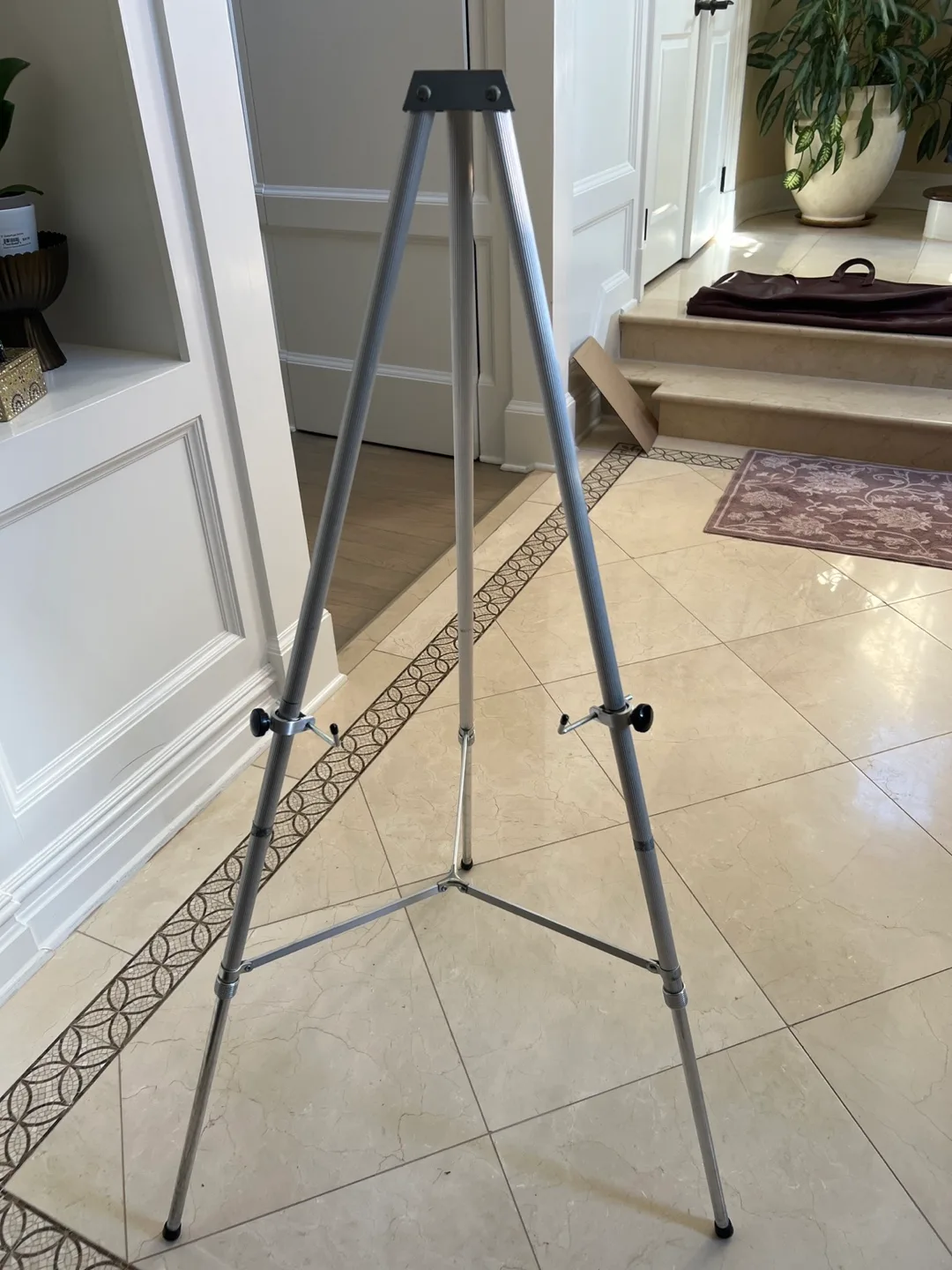 Portable adjustable Silver metal Artist Easel stand image indicator(2)
