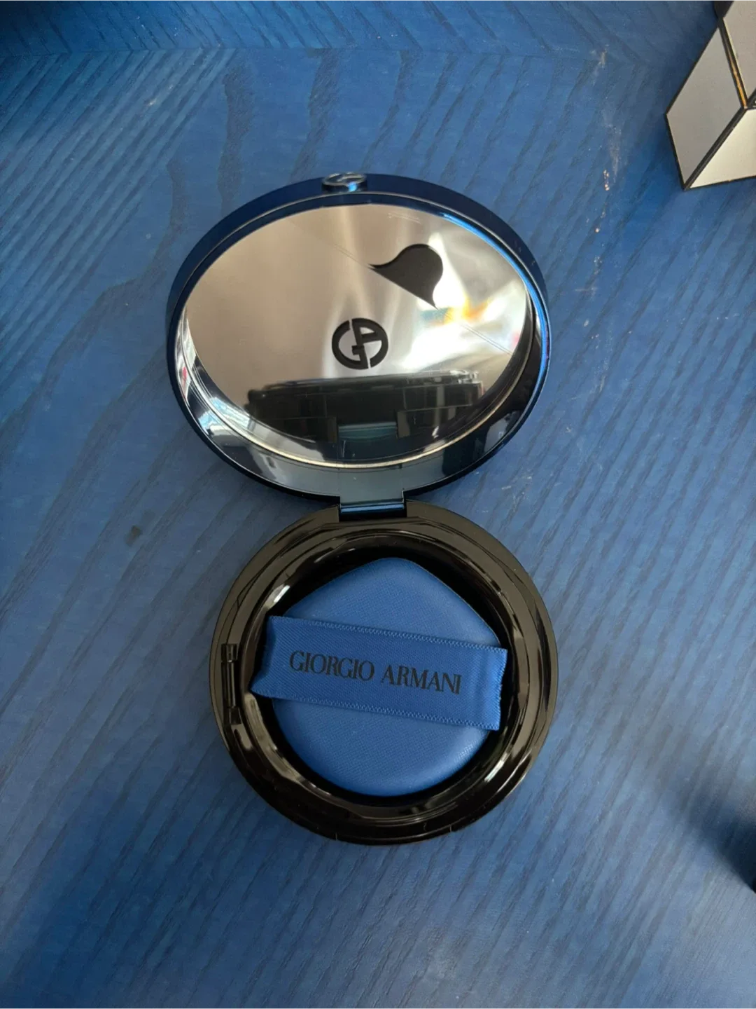 Giorgio Armani Essence-In-Balm Mesh Cushion Foundation image indicator(3)