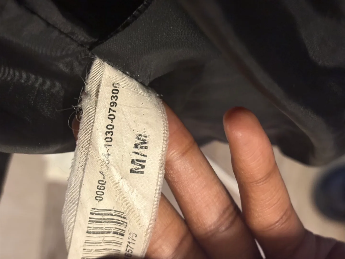 Ryegrass Black Puffer Jacket - Size M image indicator(2)