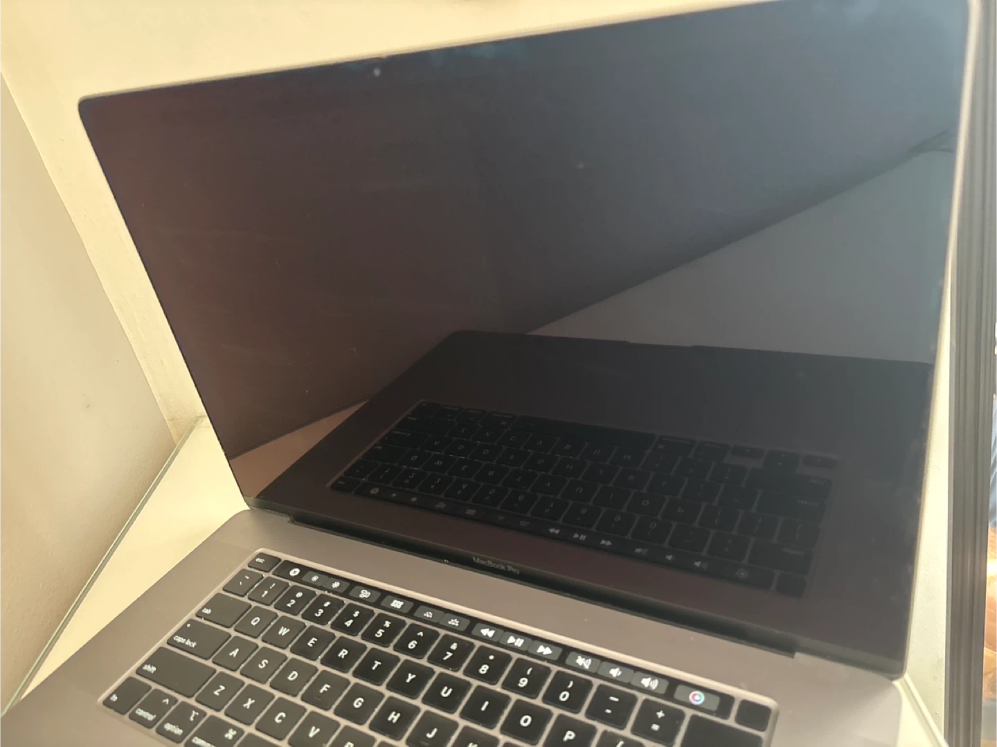 Apple 16 Inch - 2019 MacBook Pro 🥕 - photo 4