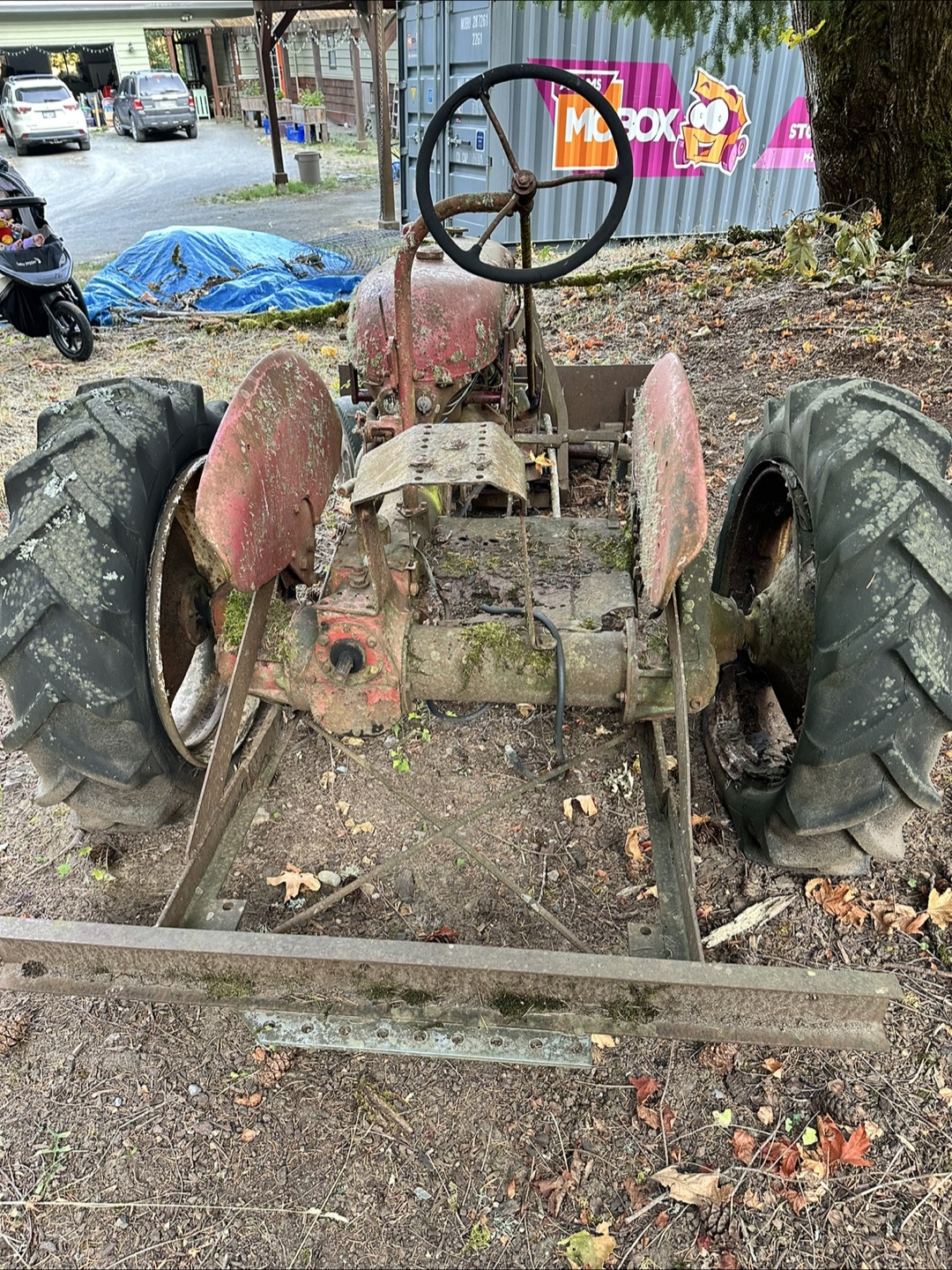 Vintage International Cub Tractor - photo 4