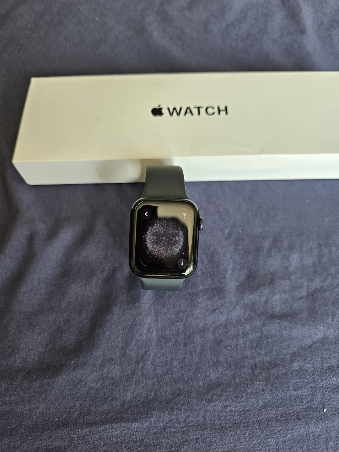Apple Watch - Like New Condition - photo 3