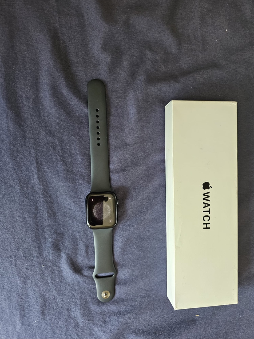 Apple Watch - Like New Condition - photo 2