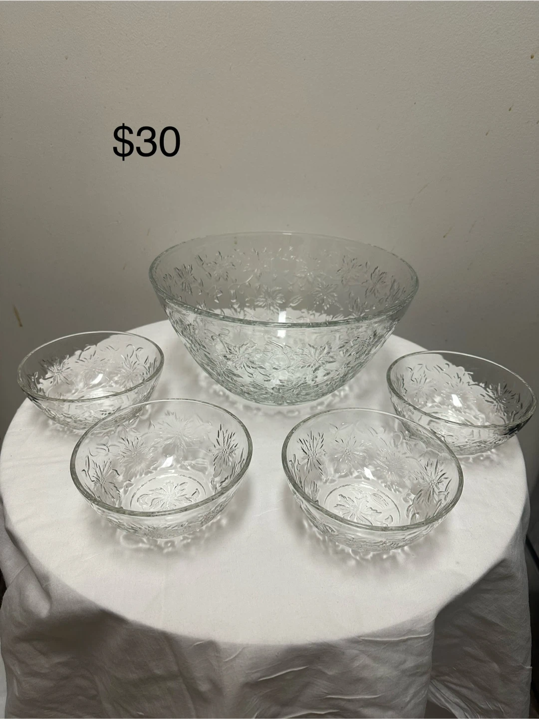 Moving Out Sale: glass & ceramic serving dishes - photo 2