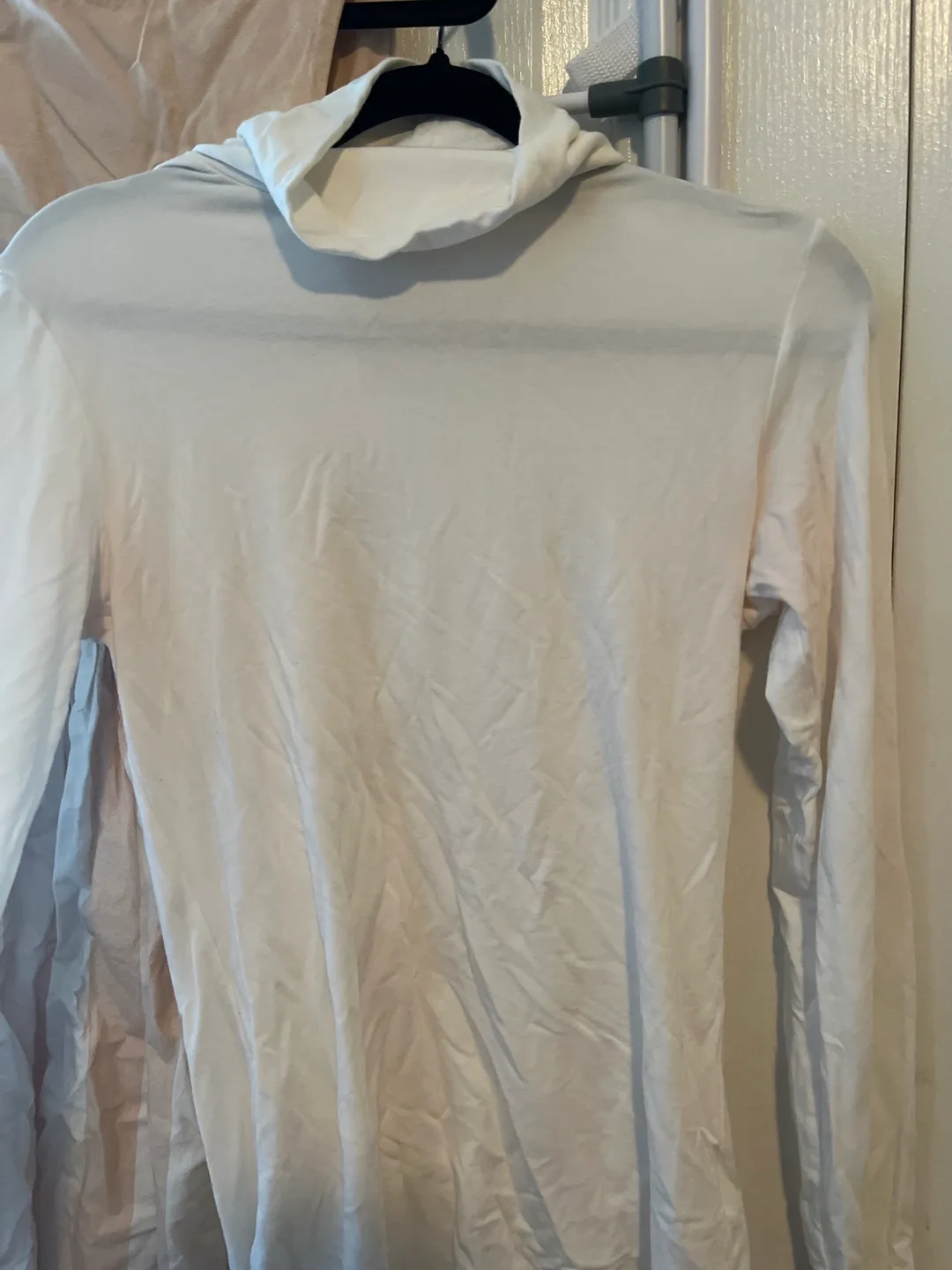 Uniqlo Heattech Extra Warm Top - Size M thumbnail