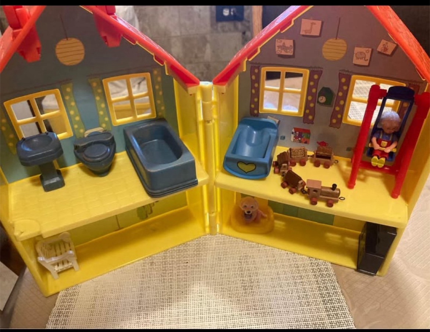 Peppa Pig Carry-Along House Playset - photo 2