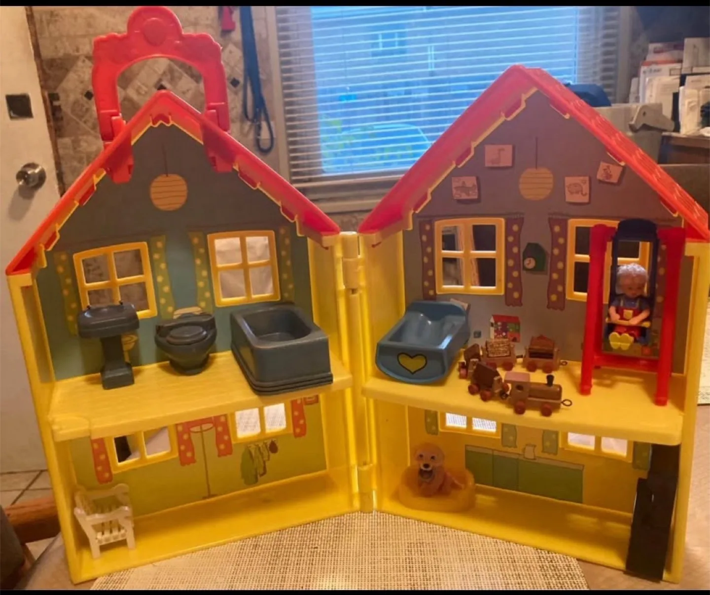Peppa Pig Carry-Along House Playset