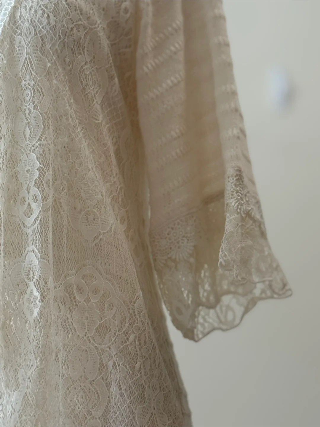 Axes Femme Vintage Lace Long Cardigan image indicator(6)