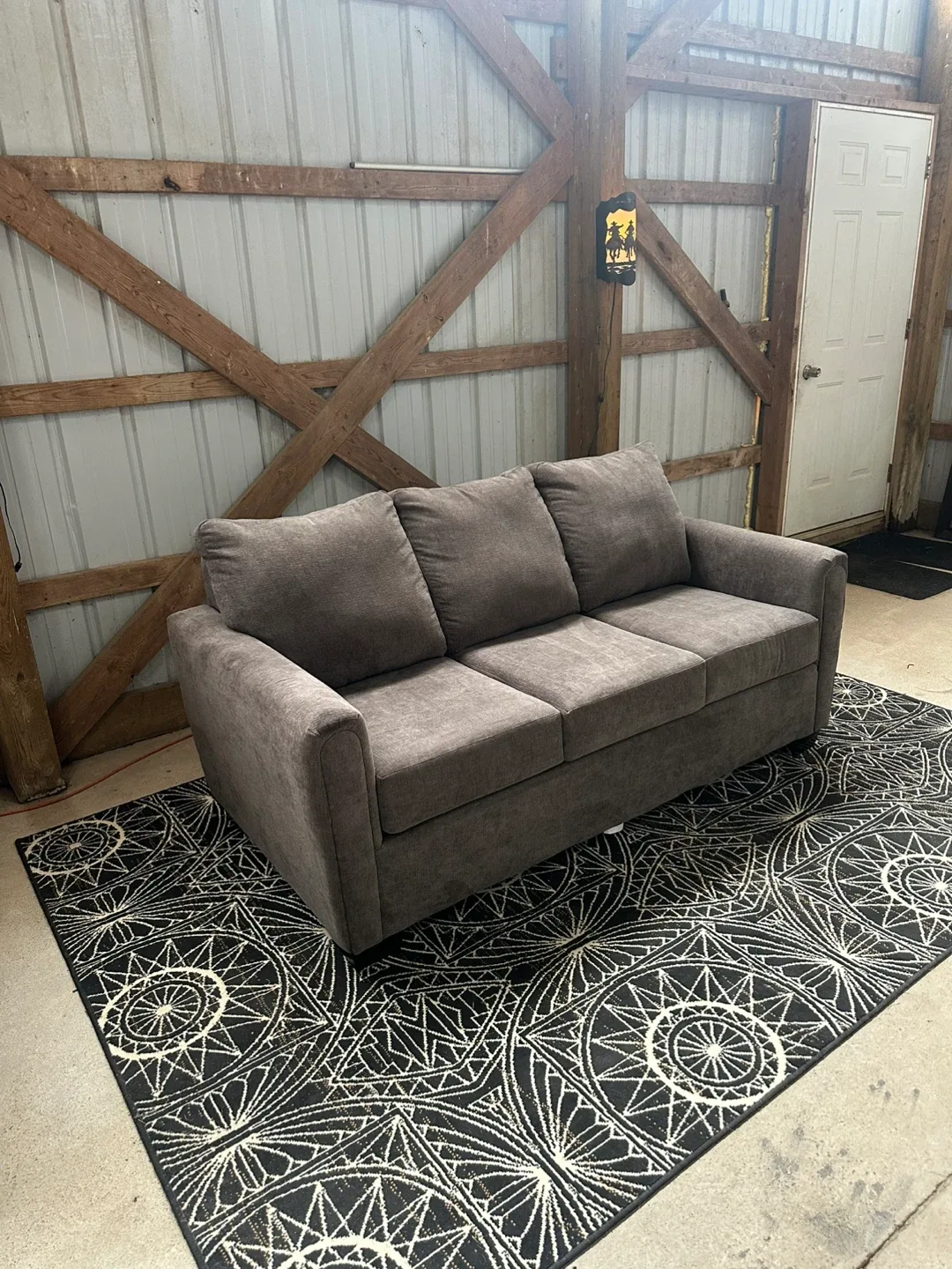 *Delivery Available* Tepperman’s pull out sofa in grey 🛋️ image indicator(4)