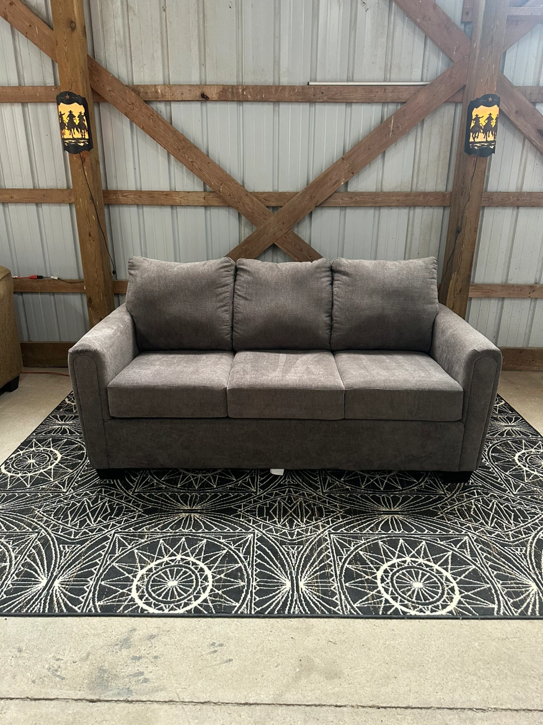 *Delivery Available* Tepperman’s pull out sofa in grey 🛋️ - photo 3