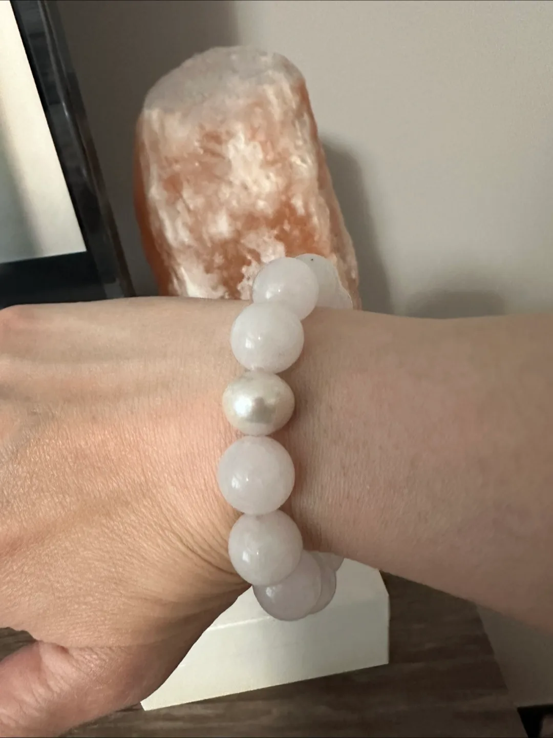 Rose Quartz Bracelet with Fresh Water Pearl image indicator(2)
