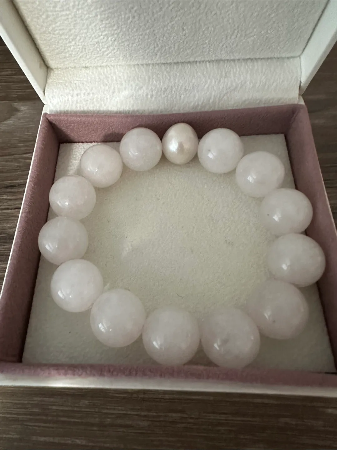 Rose Quartz Bracelet with Fresh Water Pearl image indicator(4)