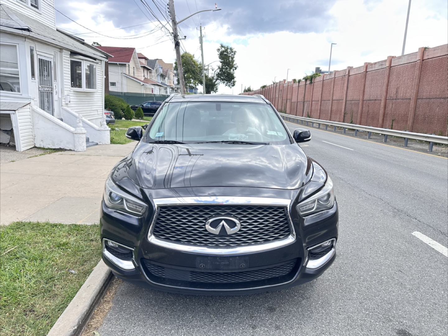 Infiniti QX60 - Black SUV